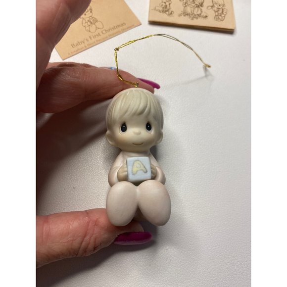 Precious Moments Baby's First Christmas E2372 - Picture 3 of 6